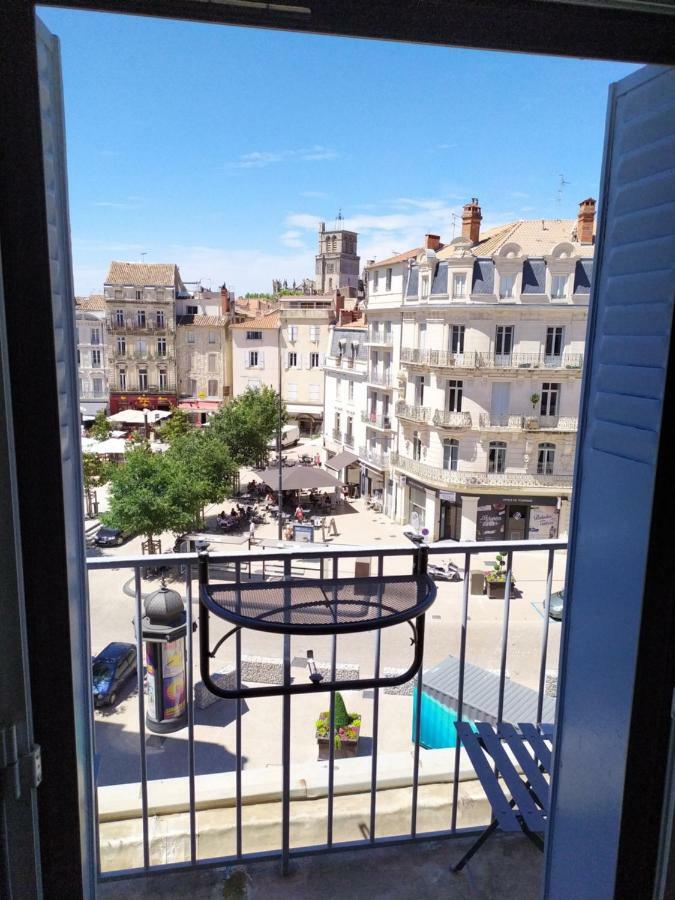 בזייה Appartement Place De La Mairie מראה חיצוני תמונה