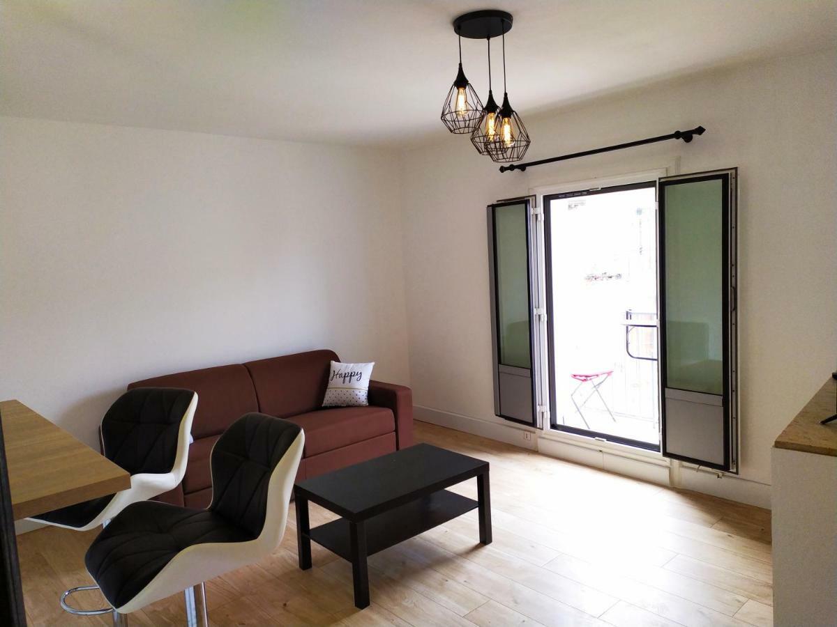 בזייה Appartement Place De La Mairie מראה חיצוני תמונה
