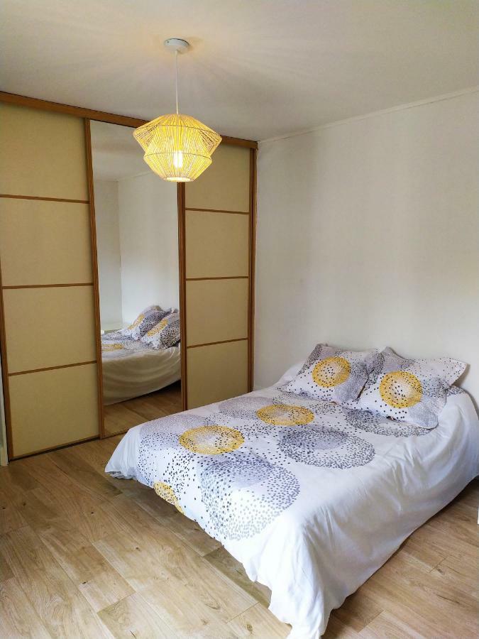 בזייה Appartement Place De La Mairie מראה חיצוני תמונה